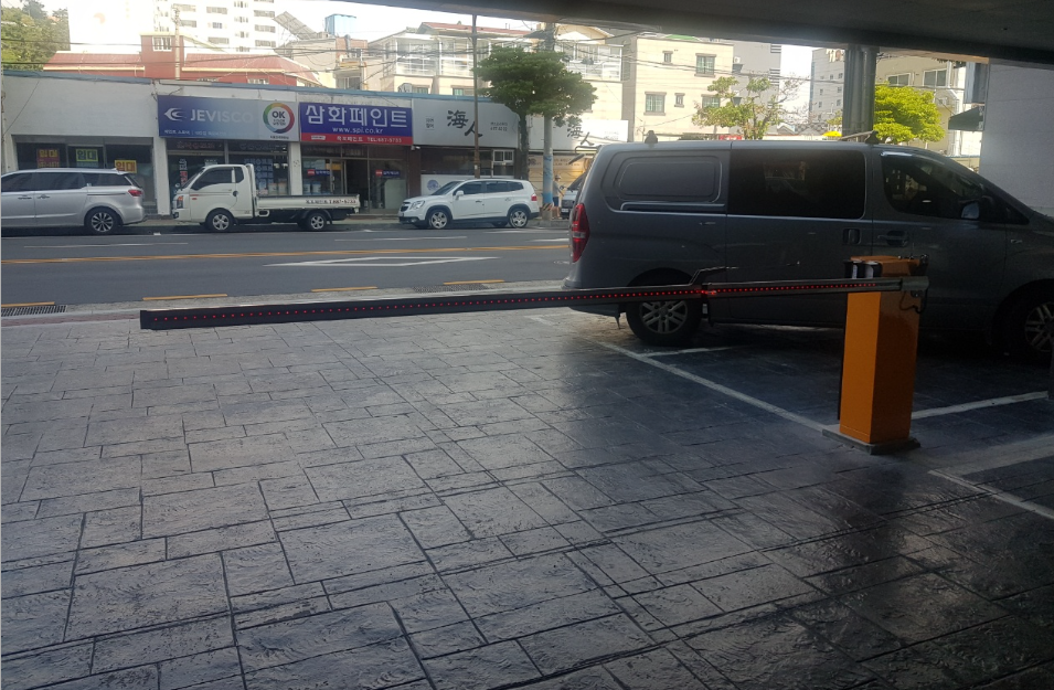 거제 아파트(굴절차단기바)